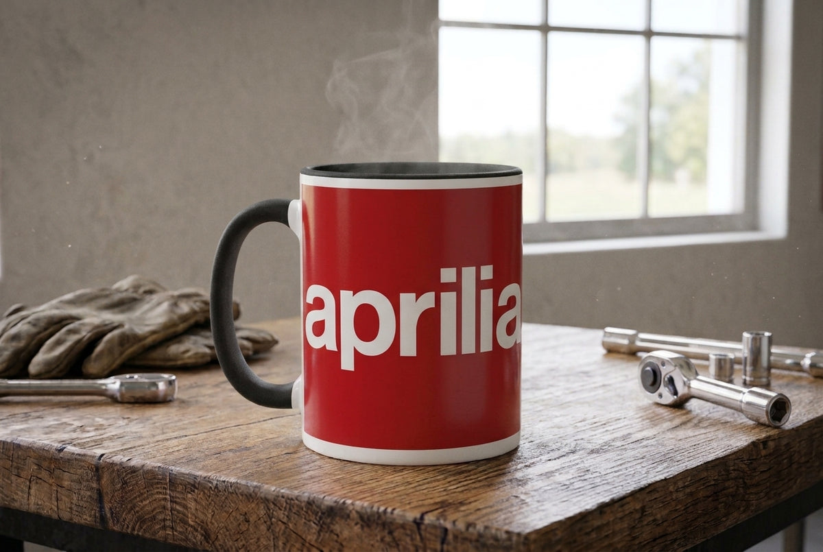 Mug blanc brillant en céramique • Aprilia